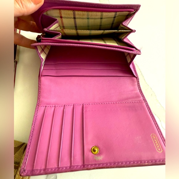 Coach Signature Wallets - Picture 3 of 6